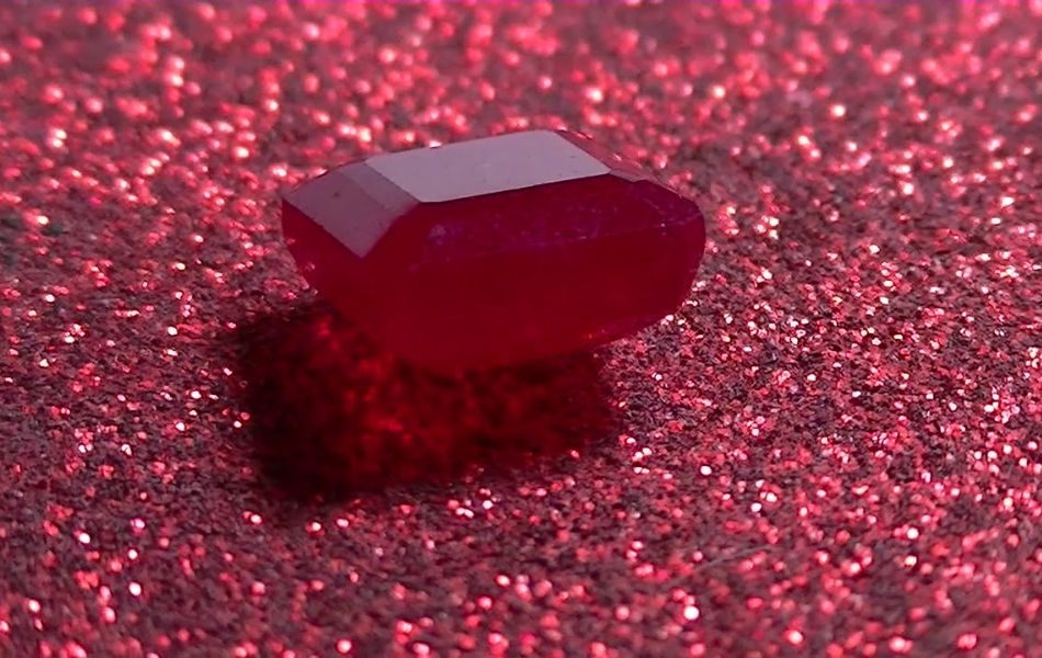 đá Red Beryl
