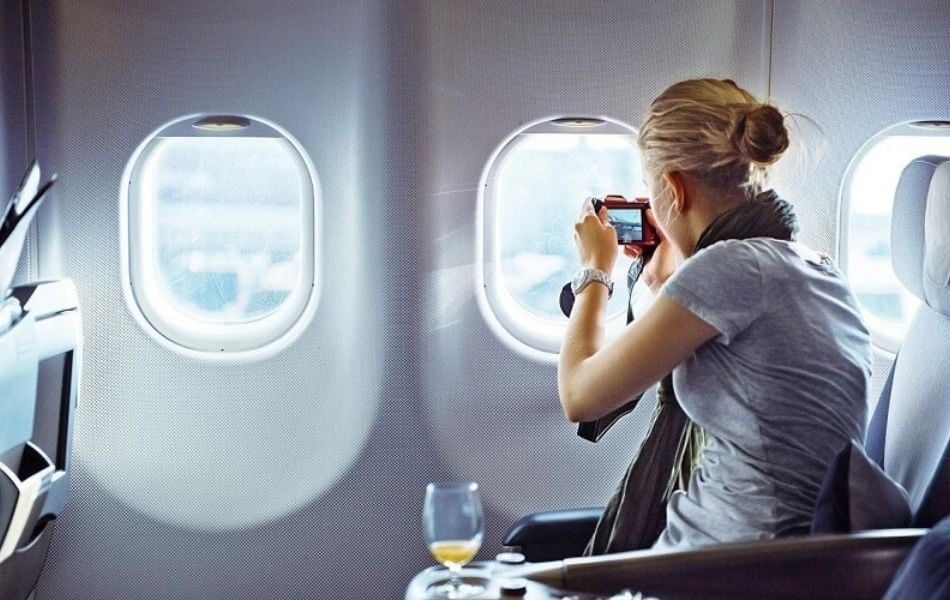 Có được đeo nhẫn vnagf, kim cương lên máy bay?