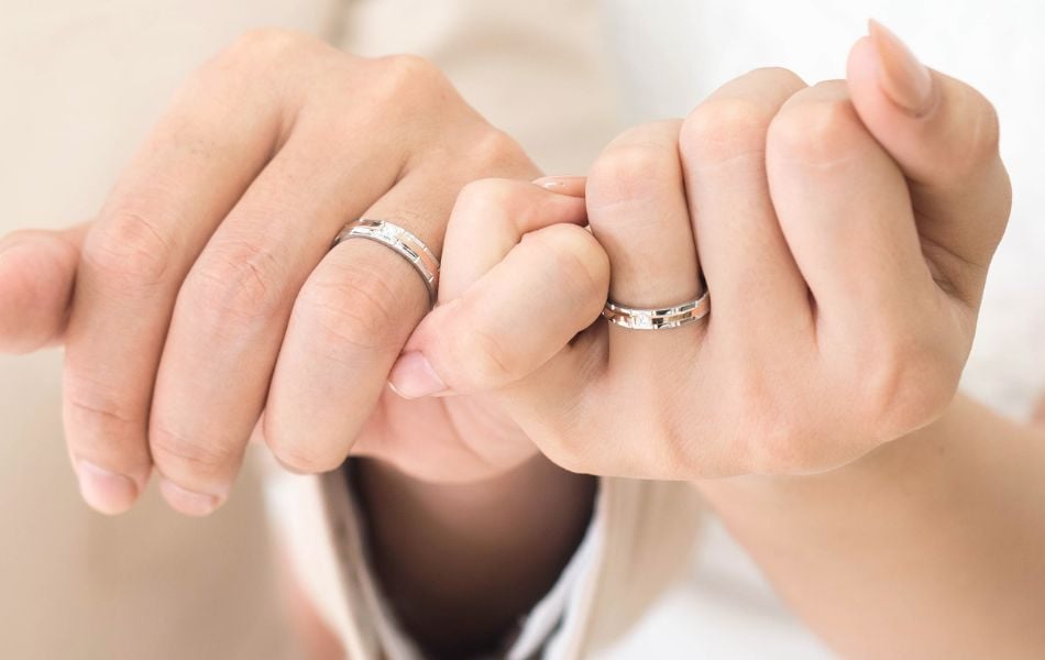 có nên xem ngày tốt mua nhẫn cưới không