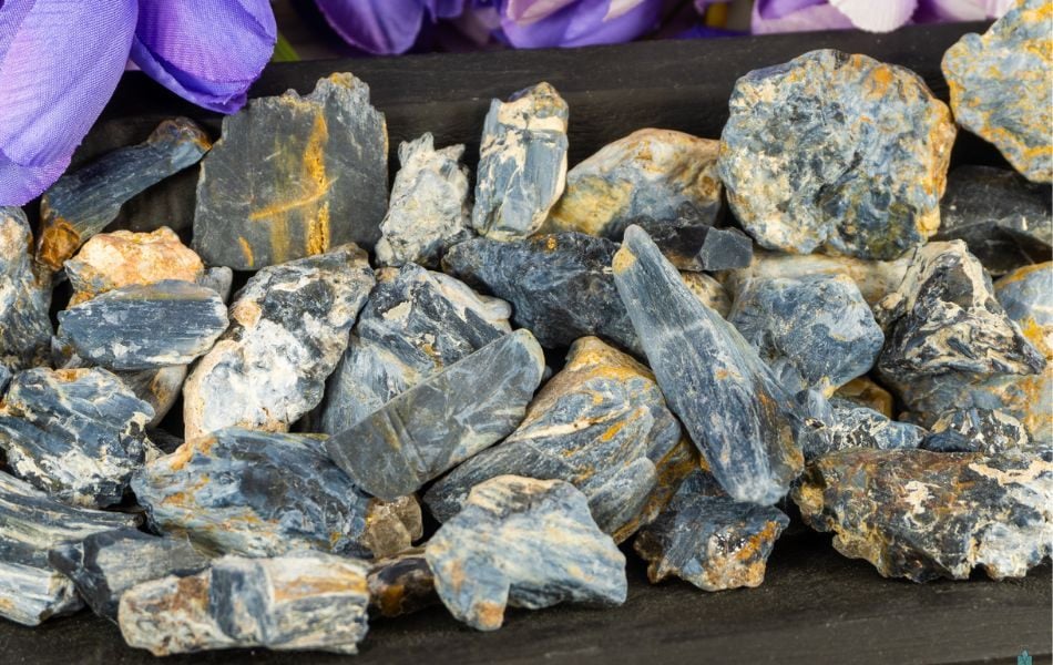 đá giông bão là gì