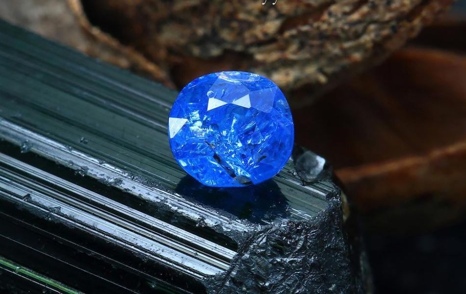 Định nghĩa đá Spinel