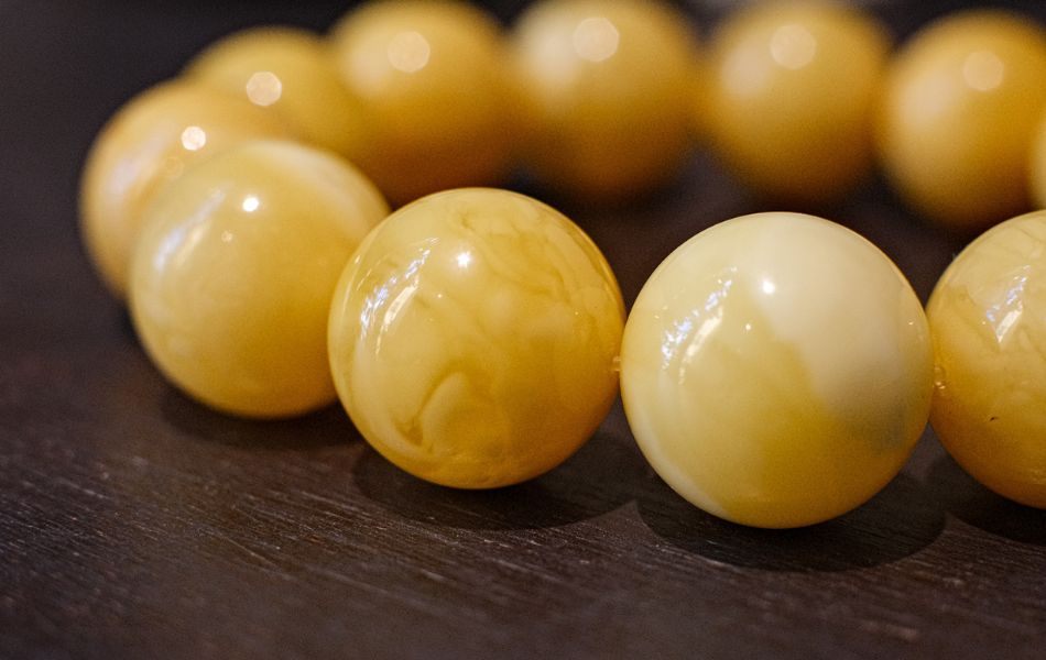 hổ phách mật lạp là gì