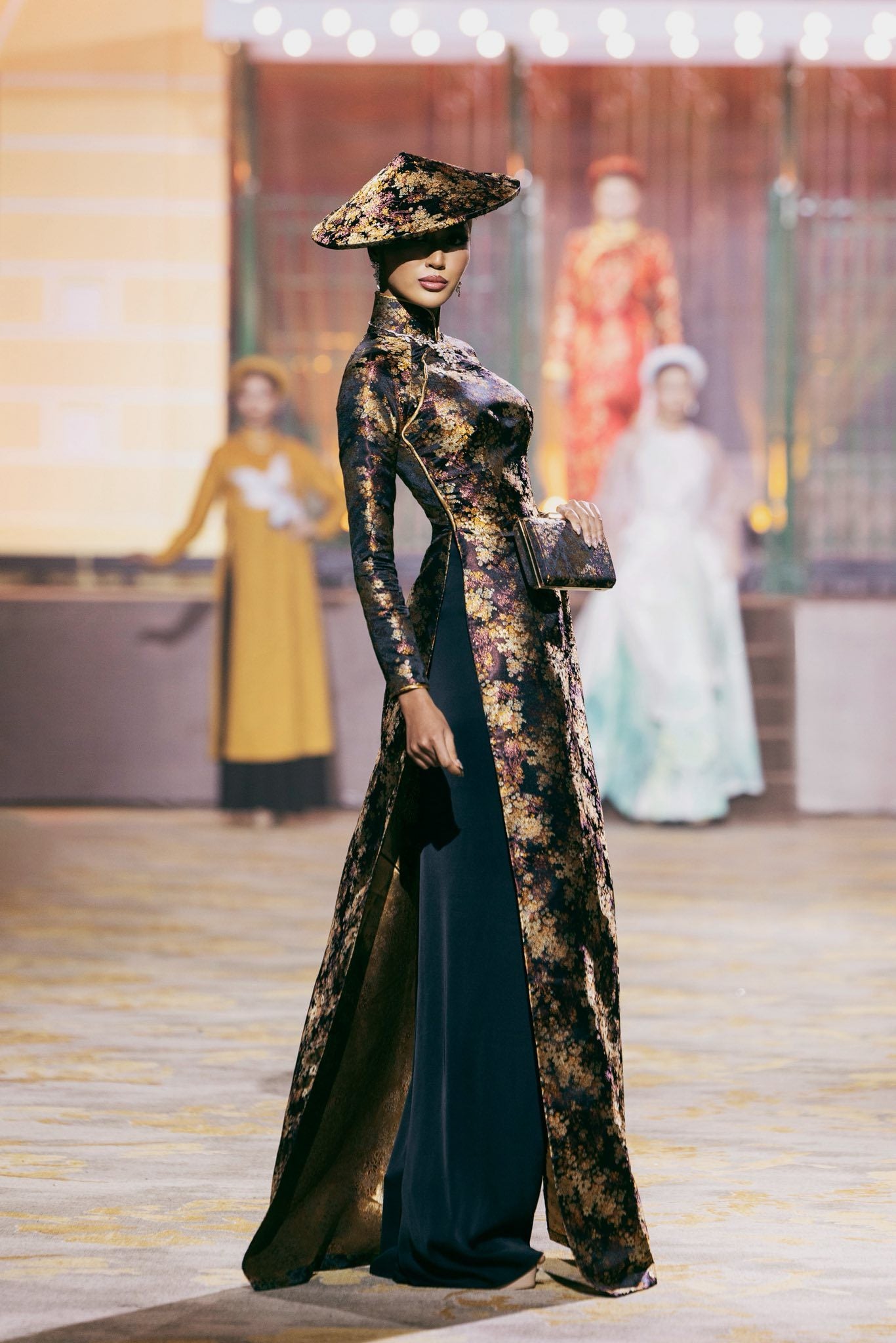 Jemmia đồng hành cùng Miss Cosmo