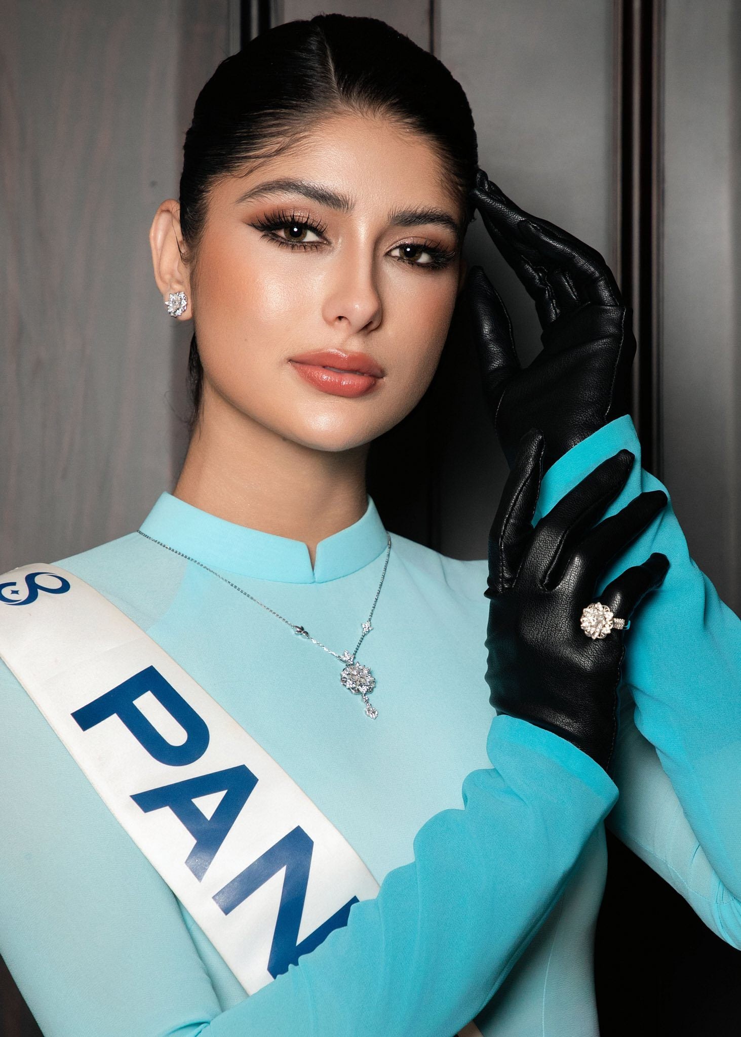 Jemmia đồng hành cùng Miss Cosmo