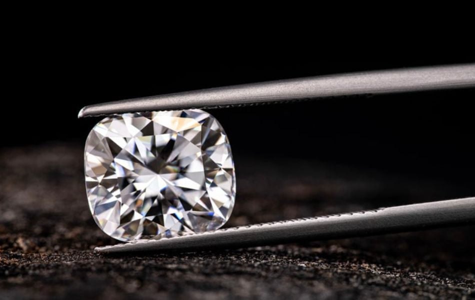 Cushion Cut Diamond is over 200 years old and was quite popular from the late 19th to early 20th centuries