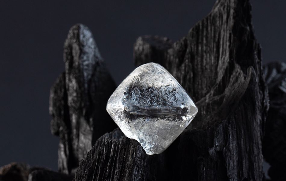 Nền tảng tự nhiên tạo nên “trường năng lượng mạnh mẽ” của kim cương