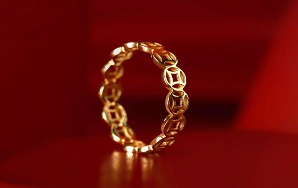 Ý nghĩa phong thủy của nhẫn kim tiền đối với người mệnh Hỏa