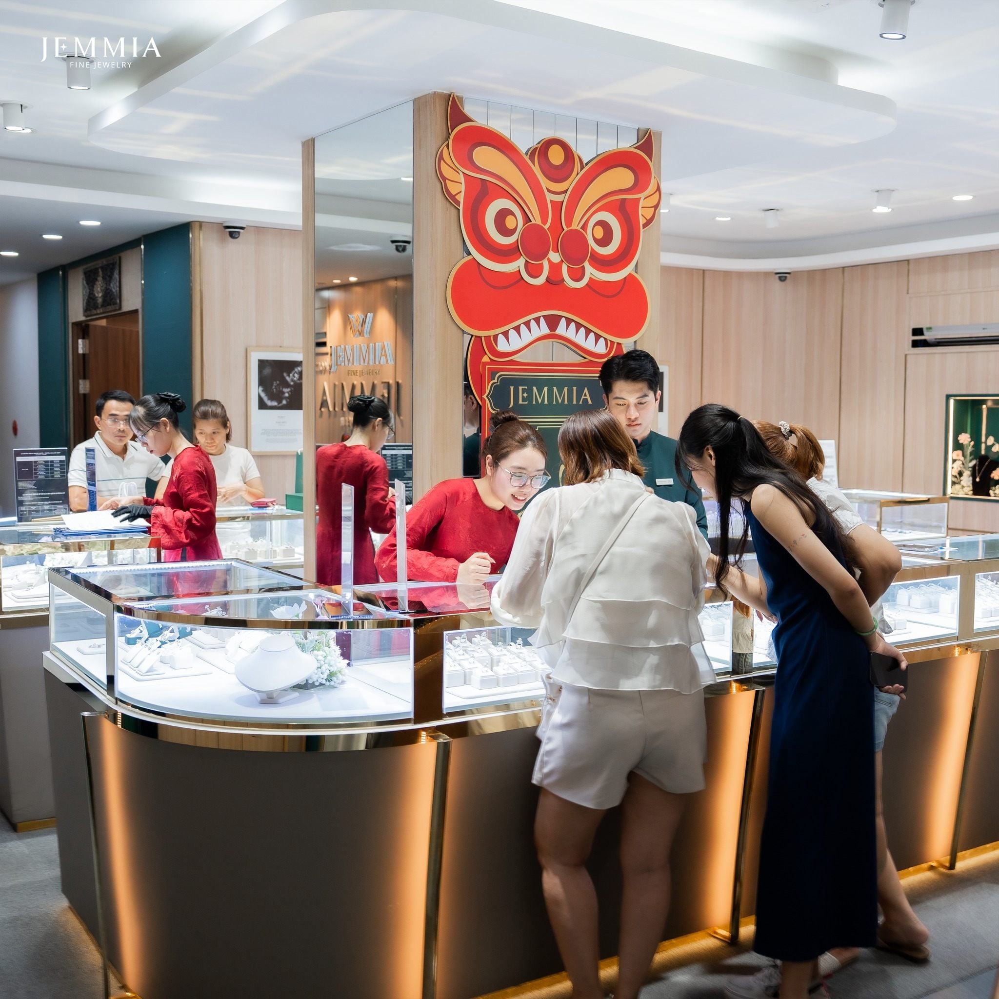 Nhẫn cưới kim cương ở Hà Nội