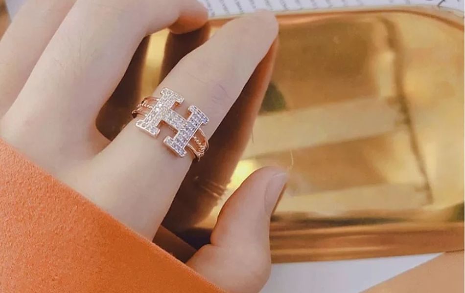 Vàng 18K (75% vàng nguyên chất)