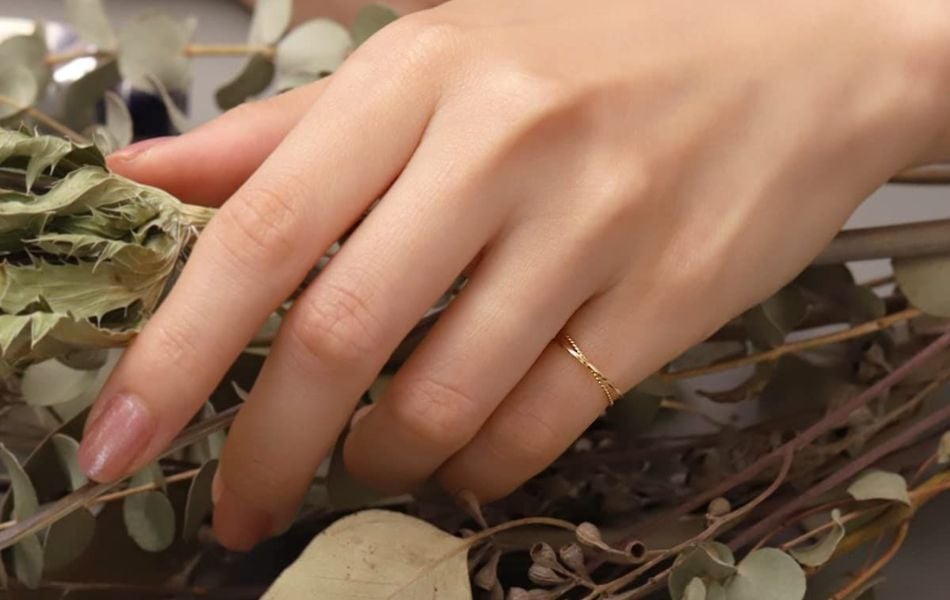 ý nghĩa của việc đeo nhẫn ngón út