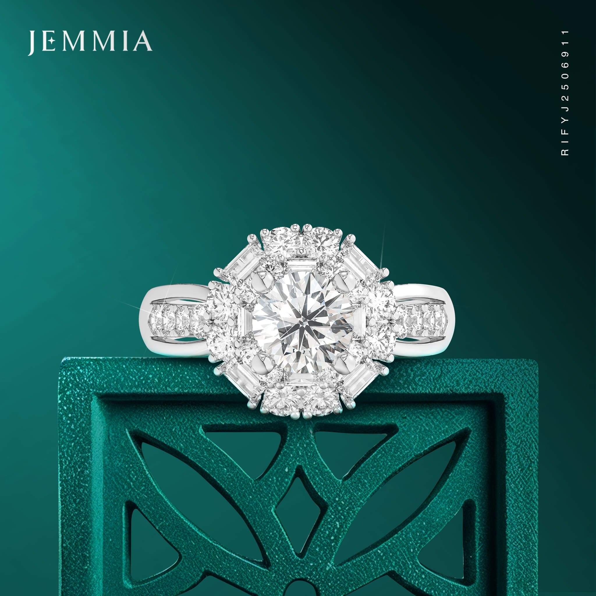 Halo diamond ring