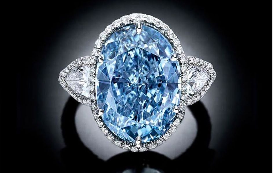 Chopard blue diamond ring