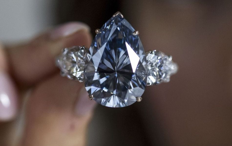 Bulgari blue diamond ring