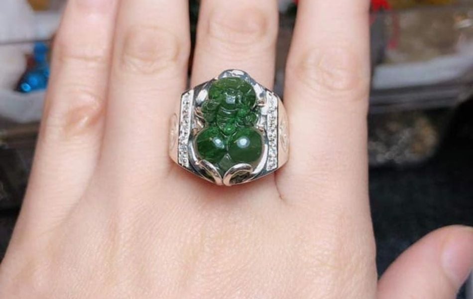 Nhẫn tỳ hưu đeo ngón nào