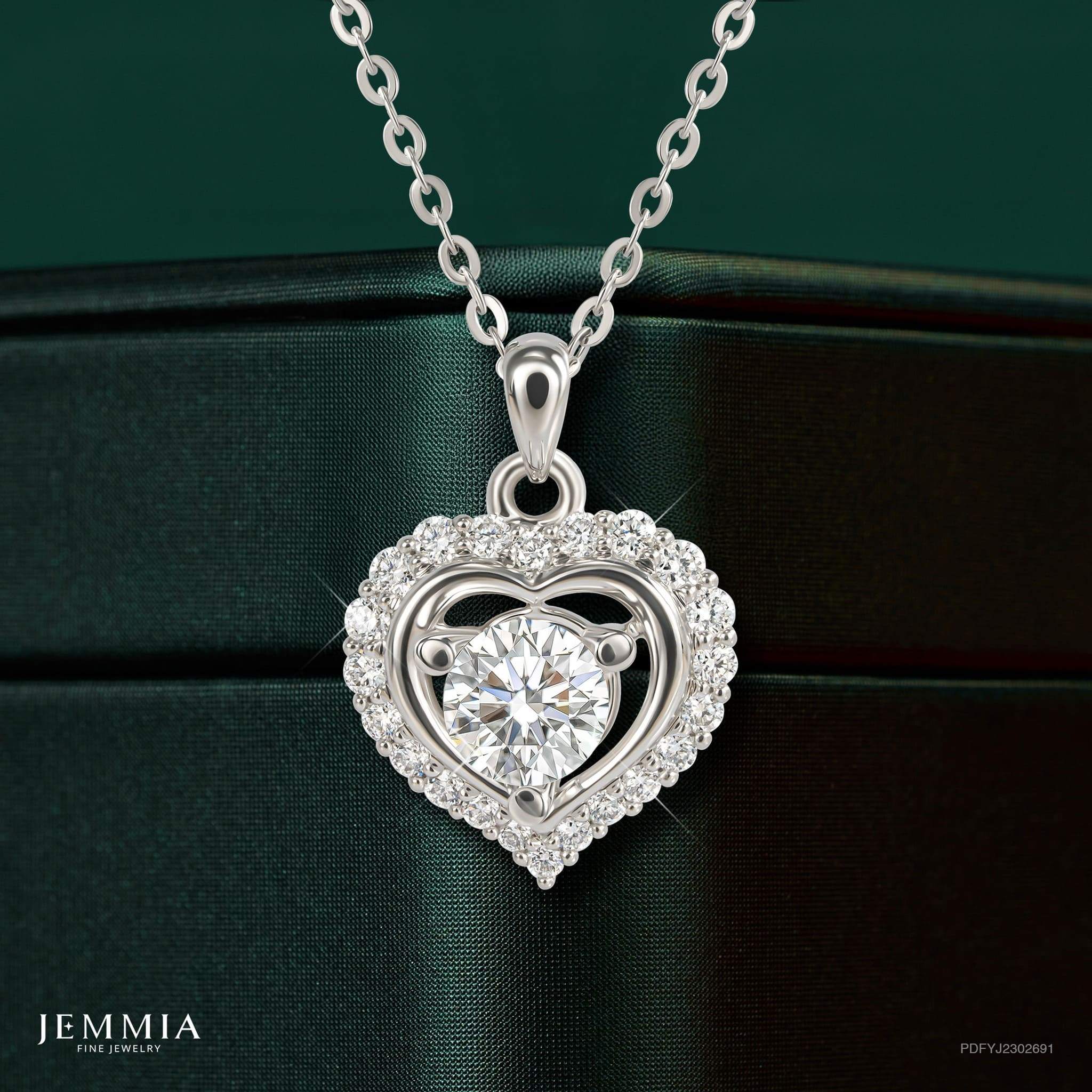 Mỗi hình dáng của mặt dây chuyền không đơn thuần là thiết kế thẩm mỹ, mà còn là một 