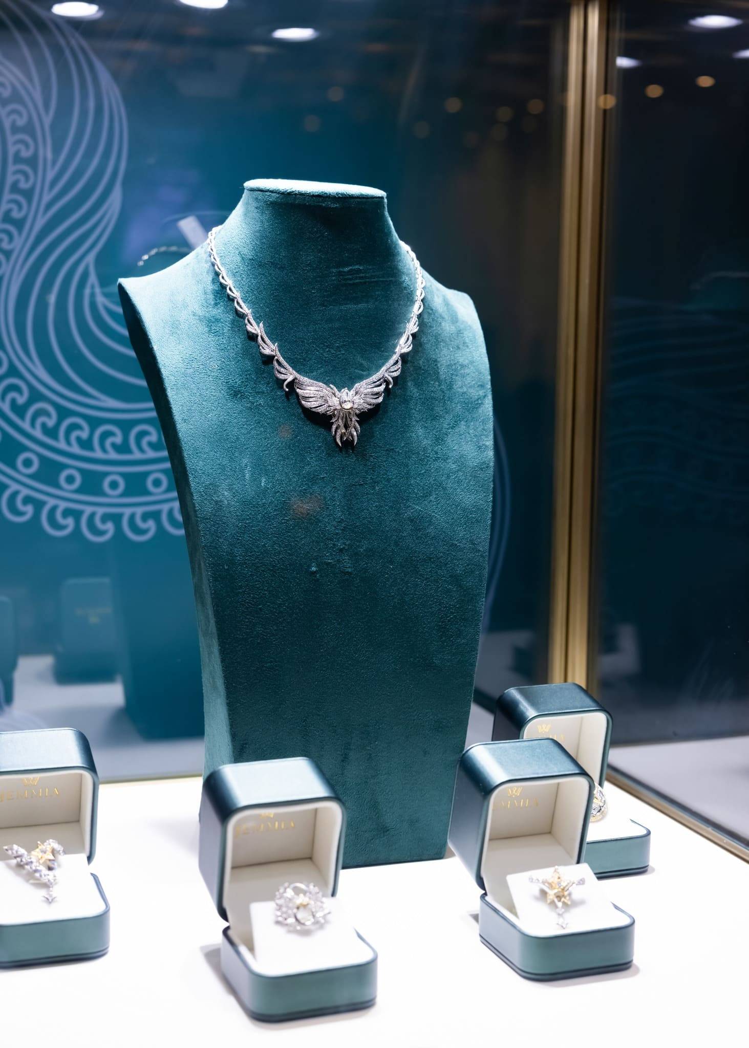 Chọn dây chuyền theo khuôn mặt