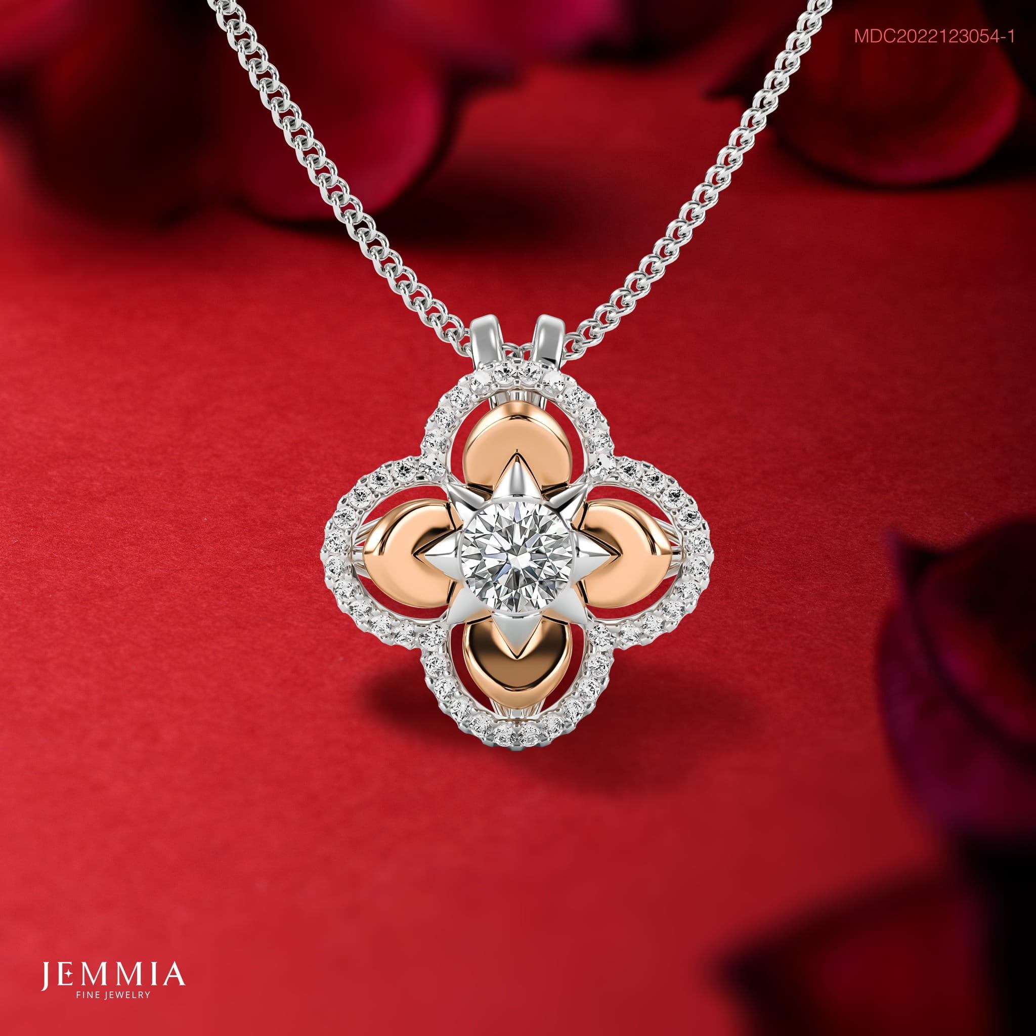 Vỏ Mặt Dây Kim Cương Tự Nhiên Nữ - PDFYJ2201541 hình hoa bốn cánh kết hợp vàng hồng và vàng trắng, viền đính đá lấp lánh bao quanh viên kim cương chủ sáng rực ở trung tâm, mang vẻ đẹp tinh khôi