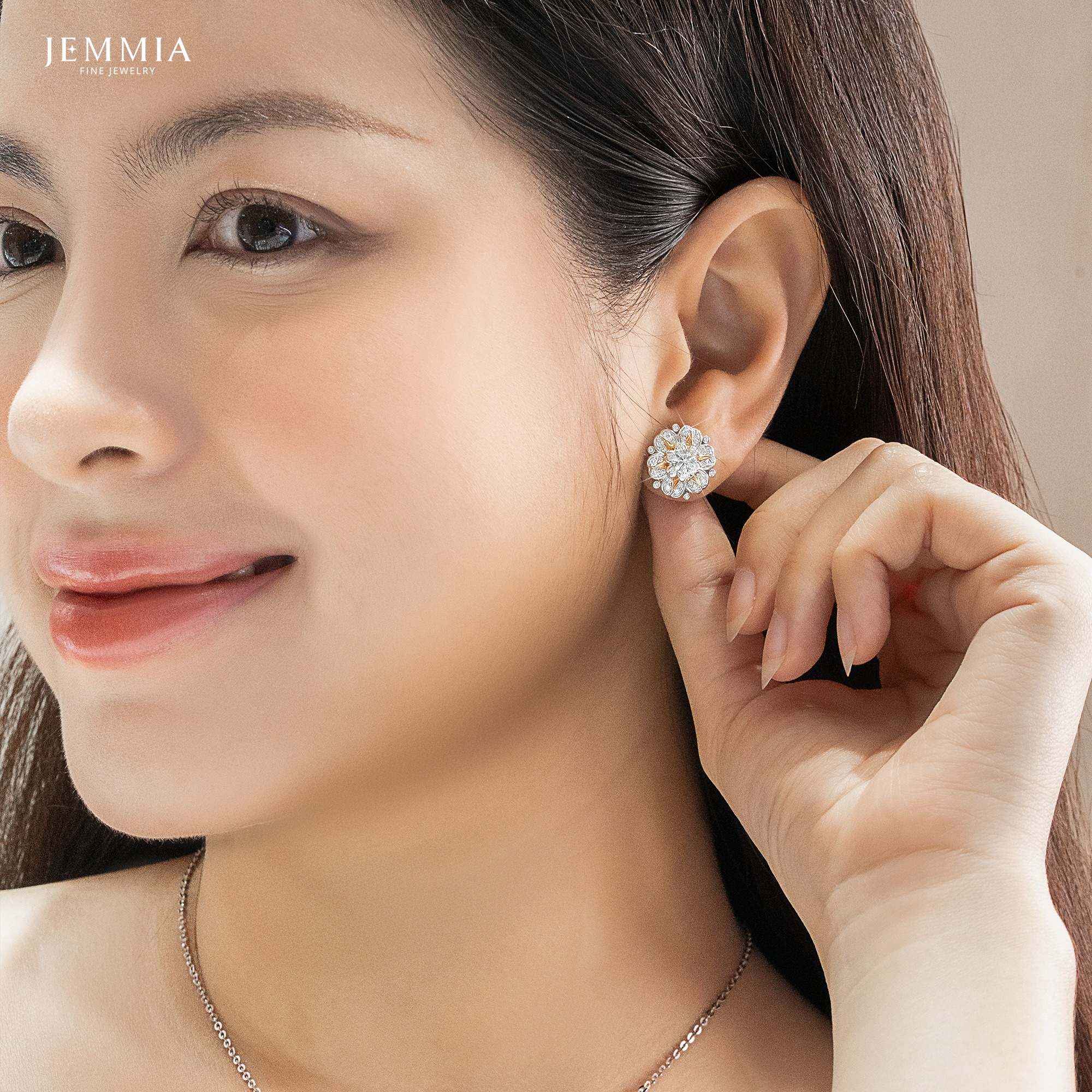 Bông tai kim cương tặng vợ