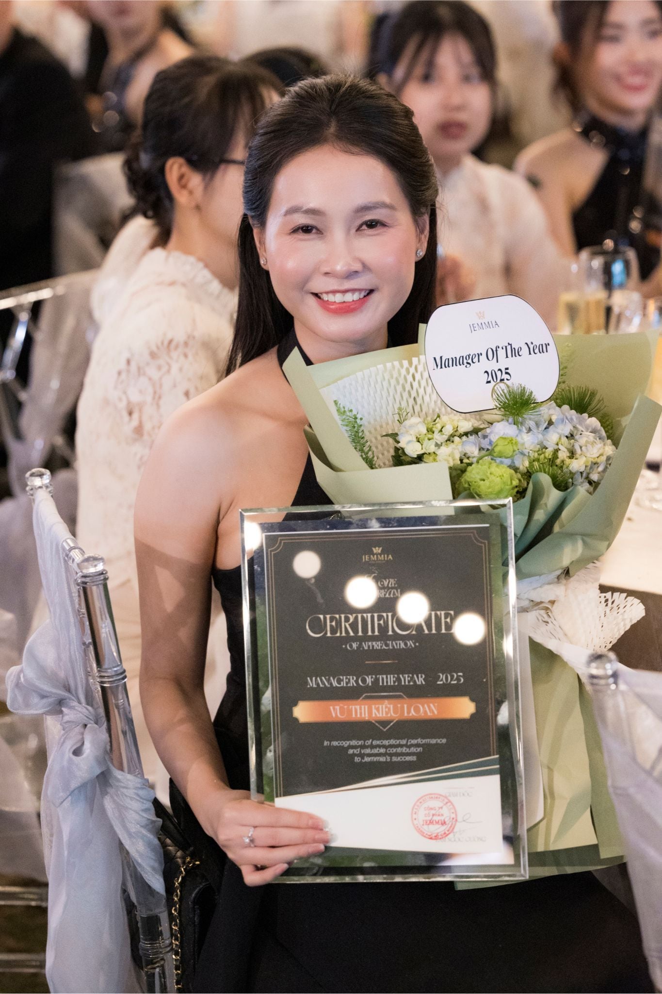 Vinh danh Year End Party