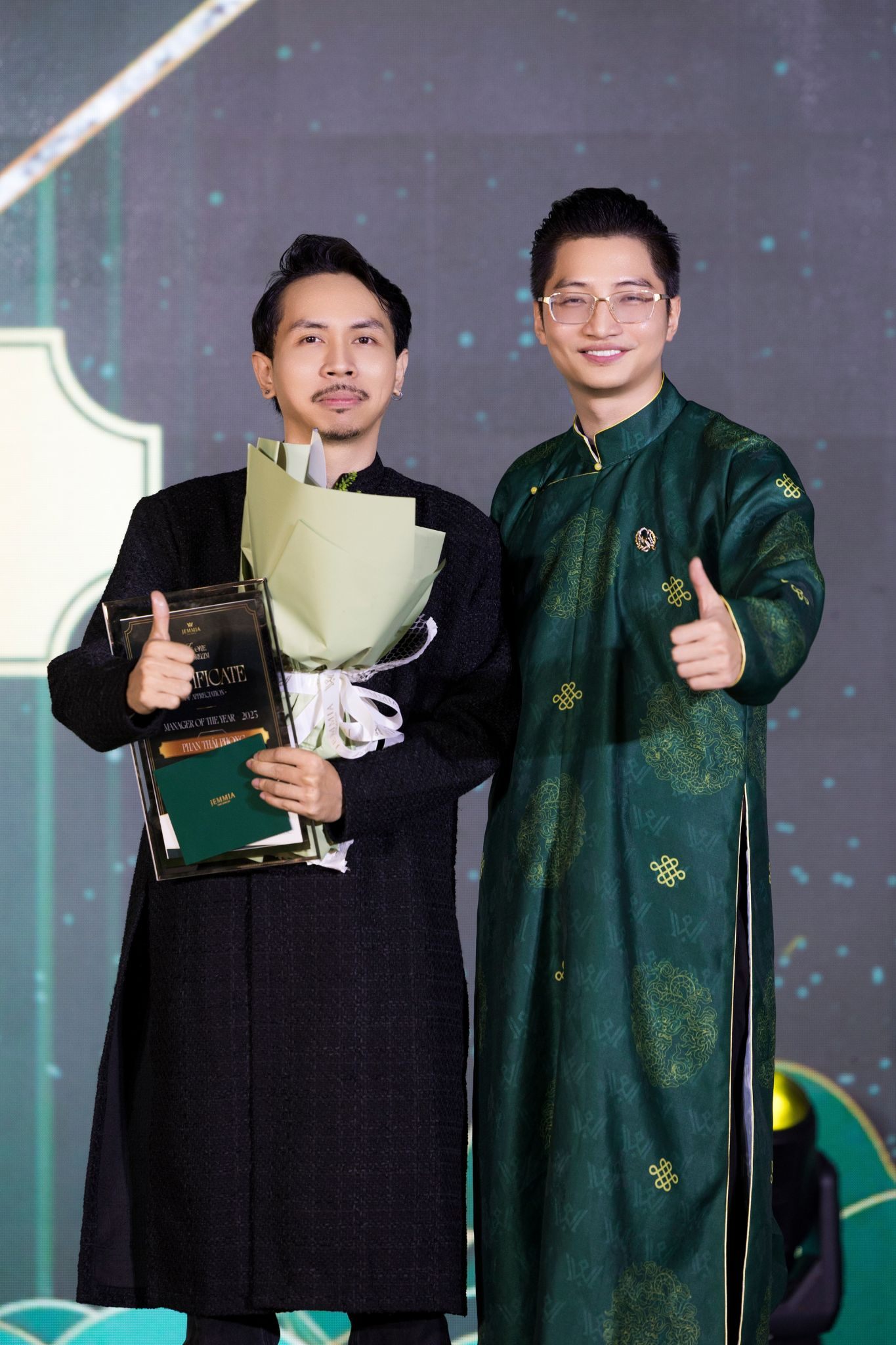 Vinh danh Year End Party