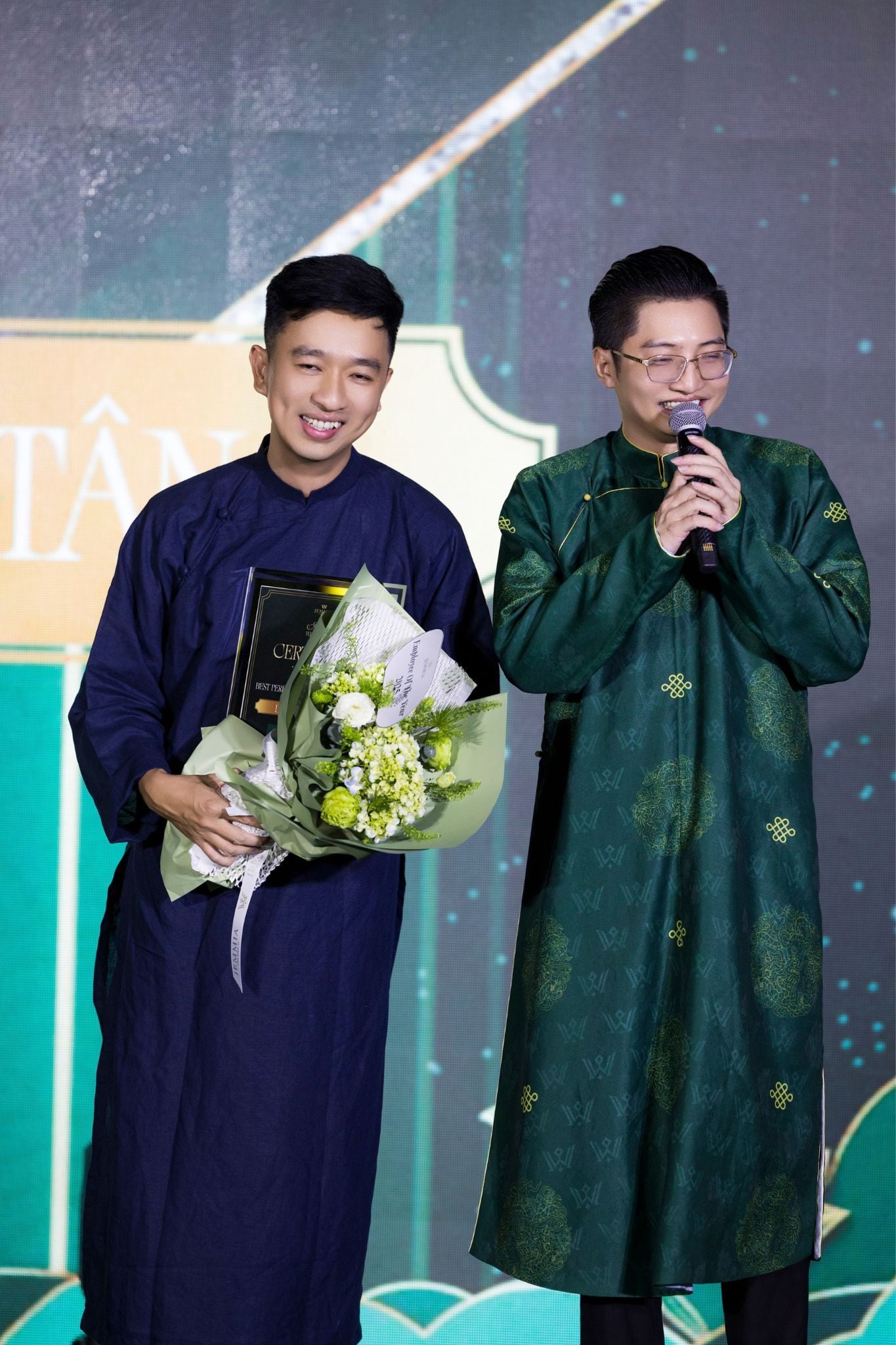 Vinh danh Year End Party