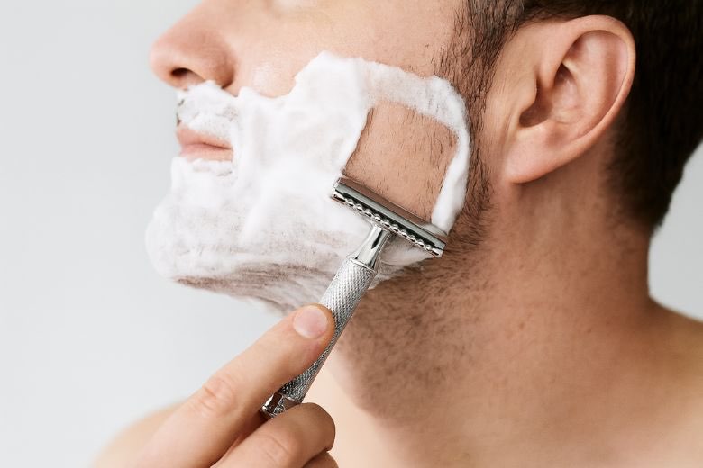 Điều gì xảy ra nếu cạo râu mà không có kem cạo?