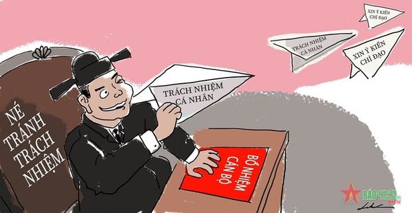 Né trách nhiệm là biểu hiện của suy thoái