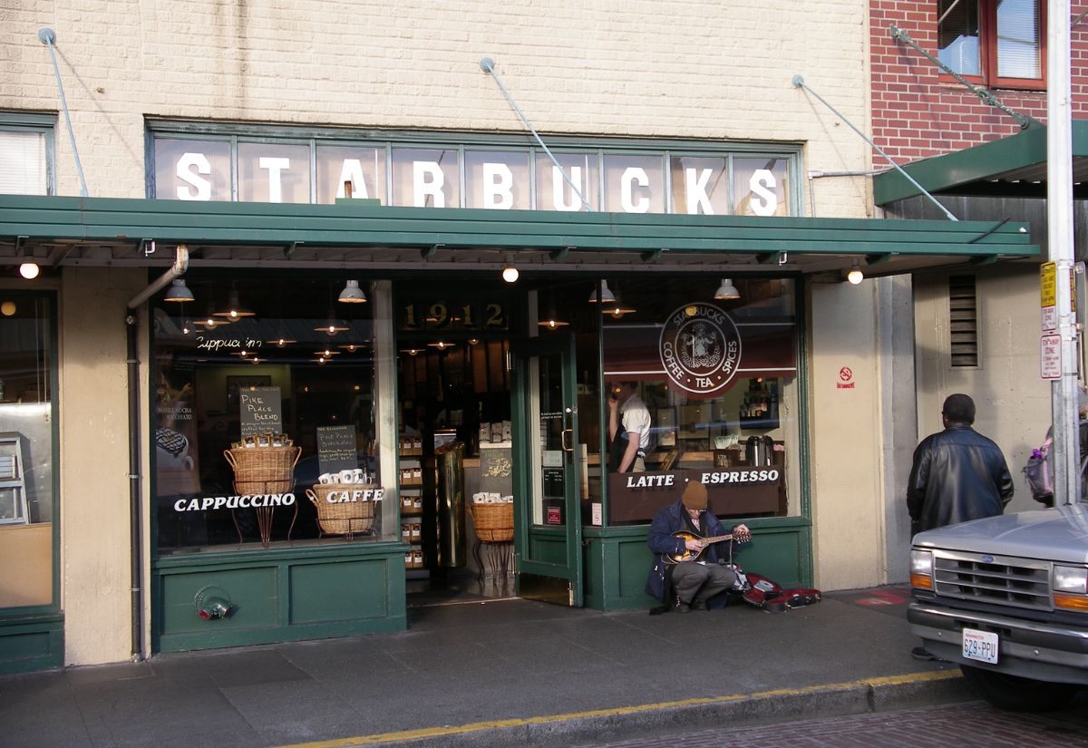 Cửa hàng Starbucks đầu tiên tại Seattle