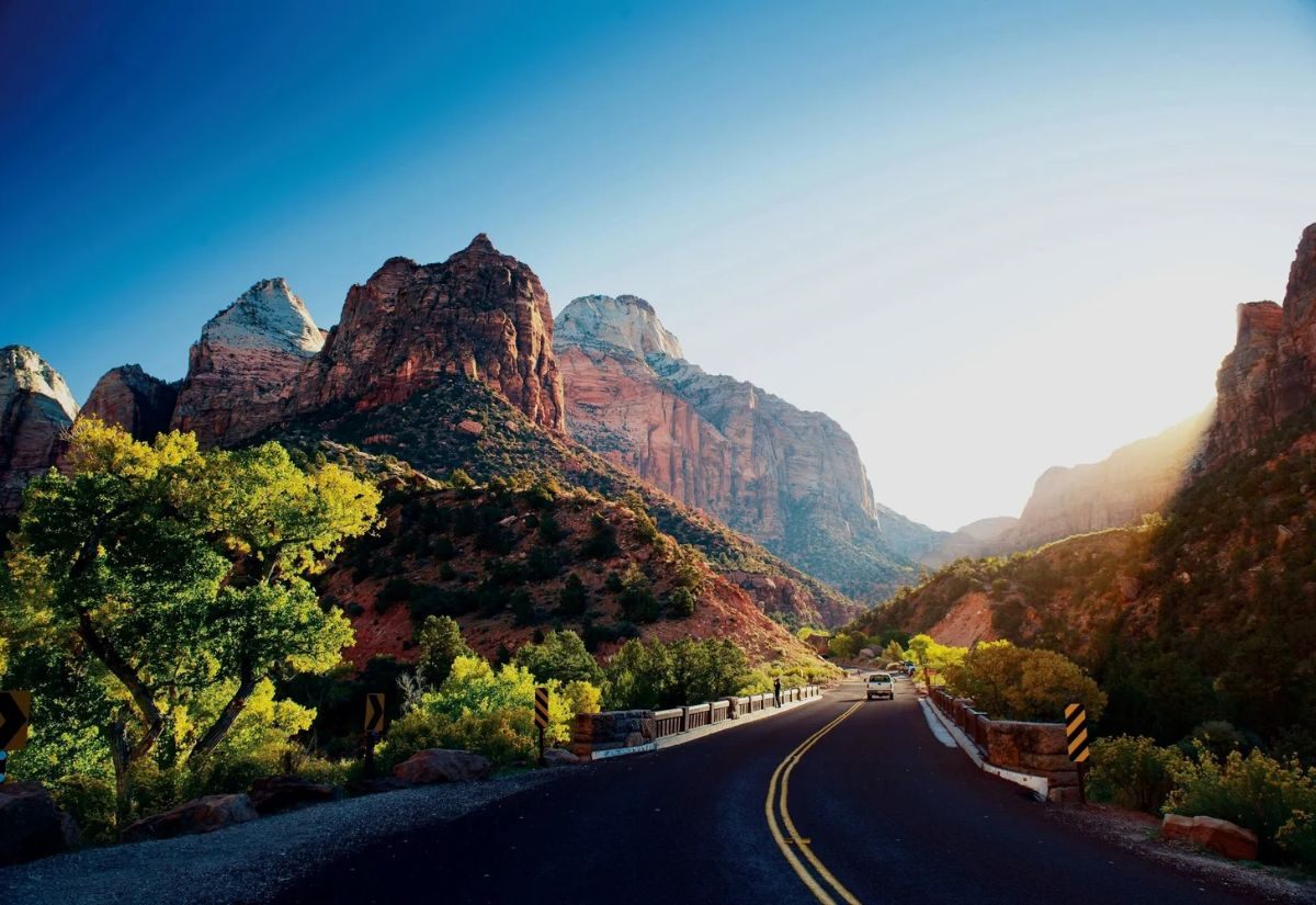 Zion – thiên đường trekking với những cung đường thử thách nổi tiếng thế giới.