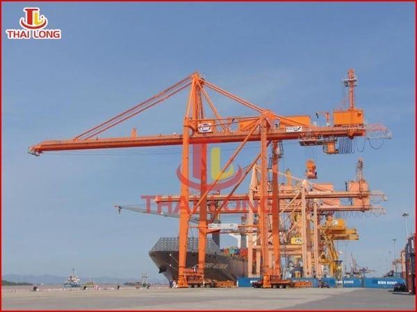 Tìm hiểu về cổng trục dùng cho bốc dỡ container