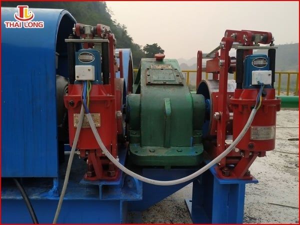 Tiêu chí đánh giá độ bền và khả năng làm việc trong môi trường nhà xưởng