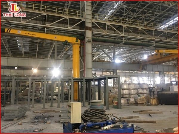 Các tiêu chuẩn an toàn cơ bản khi vận hành cầu trục quay