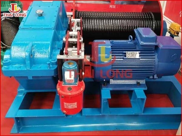 Vì sao việc nhận diện rủi ro khi dùng tời điện là cần thiết?