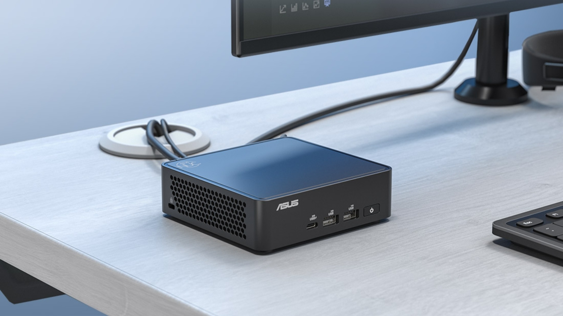 Mini PC, hay còn gọi là máy tính nhỏ gọn, là loại máy tính văn phòng tiết kiệm chi phí có kích thước nhỏ