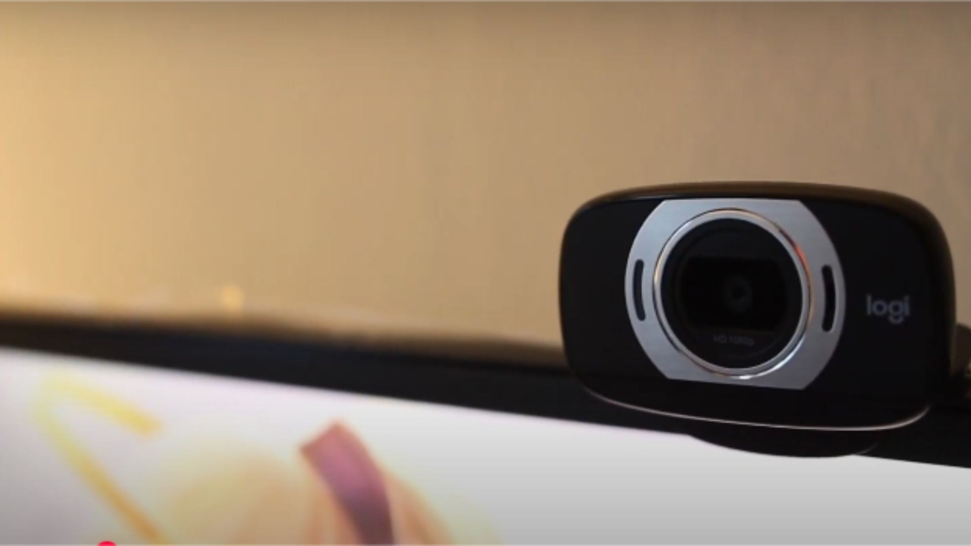 Đặt webcam ở vị trí hợp lý