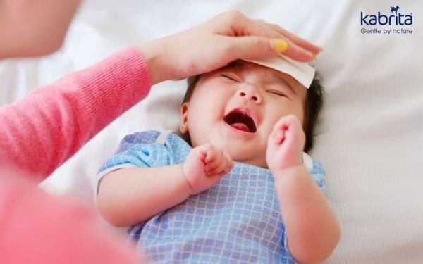 dấu hiệu nhận biết trẻ sơ sinh bị rôm sảy