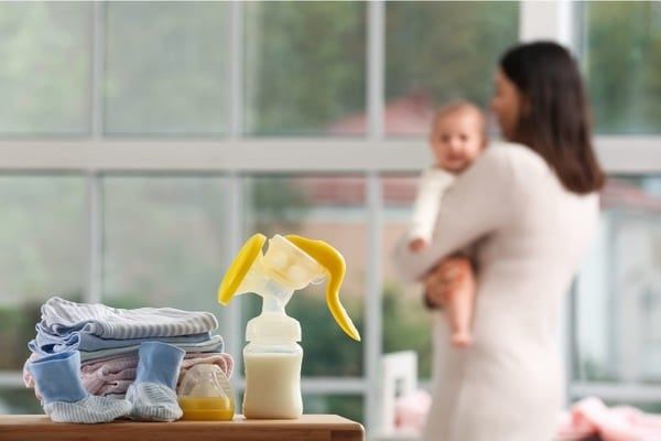 nguyên nhân khiến sữa mẹ để ngăn mát bị tách lớp