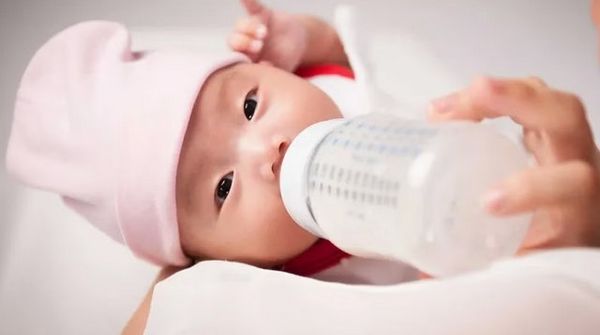 lượng sữa cho trẻ sơ sinh
