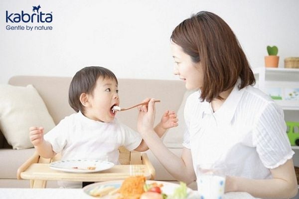 cách giúp bé đạt chuẩn chiều cao và cân nặng