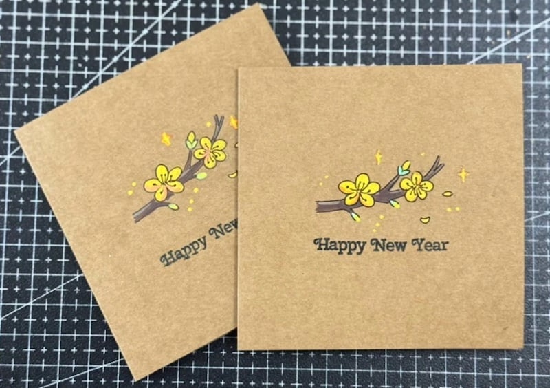 Phong cách làm thiệp chúc mừng năm mới mộc mạc từ giấy kraft