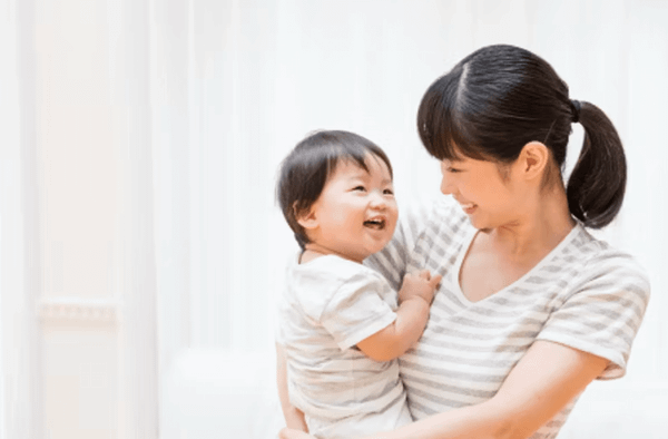 me chia se be uong sua khoe manh