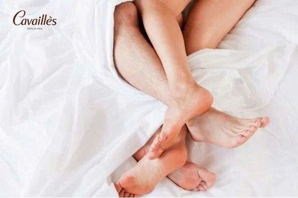 Vì sao cần vệ sinh vùng kín trước khi quan hệ?