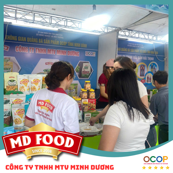 Khach tham quan mua sam san pham MD FOOD