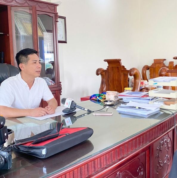 Đại diện Công ty Minh Dương (MD Food) ngồi đối thoại với phóng viên Tạp chí Môi trường và Xã hội tại văn phòng làm việc.