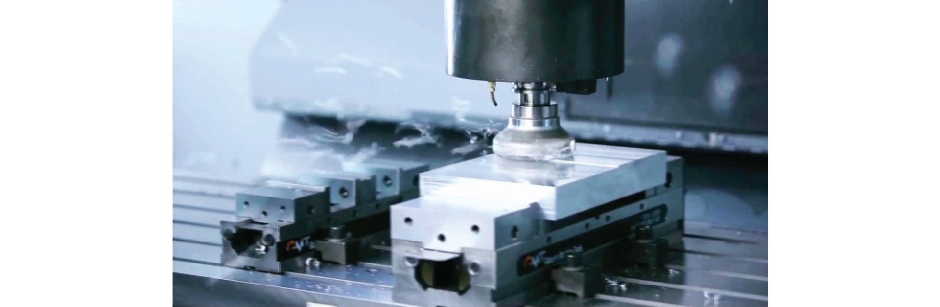 Milling là gì? Phân biệt giữa Phay (Milling) và Tiện (Turning)