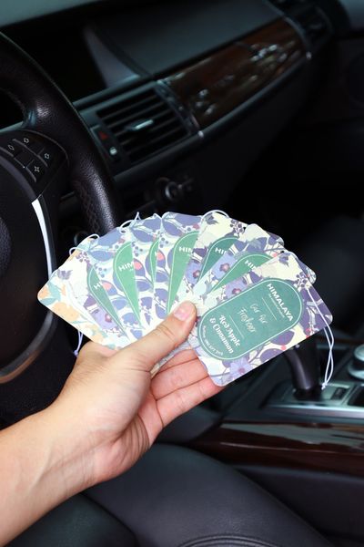 lá treo thơm cho không gian nhỏ