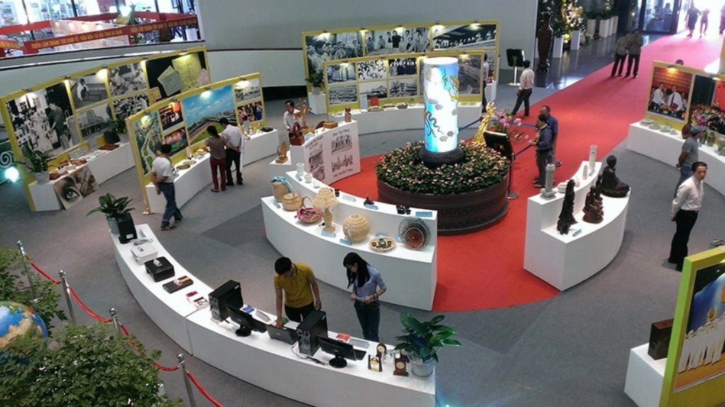 Booth triển lãm có nhiều khu vực trải nghiệm, mua sắm