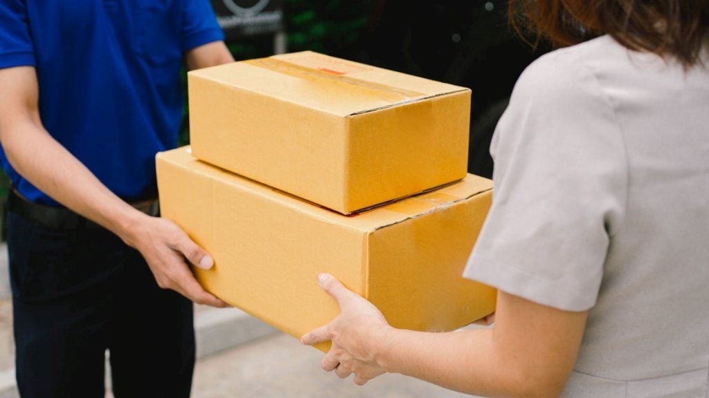 Lý do shop chọn giao hàng tận tay là gì? Ship hàng tận nơi giúp tiết kiệm thời gian