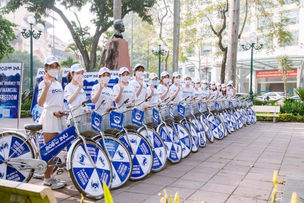 Roadshow là buổi trình diễn lưu động trên đường phố