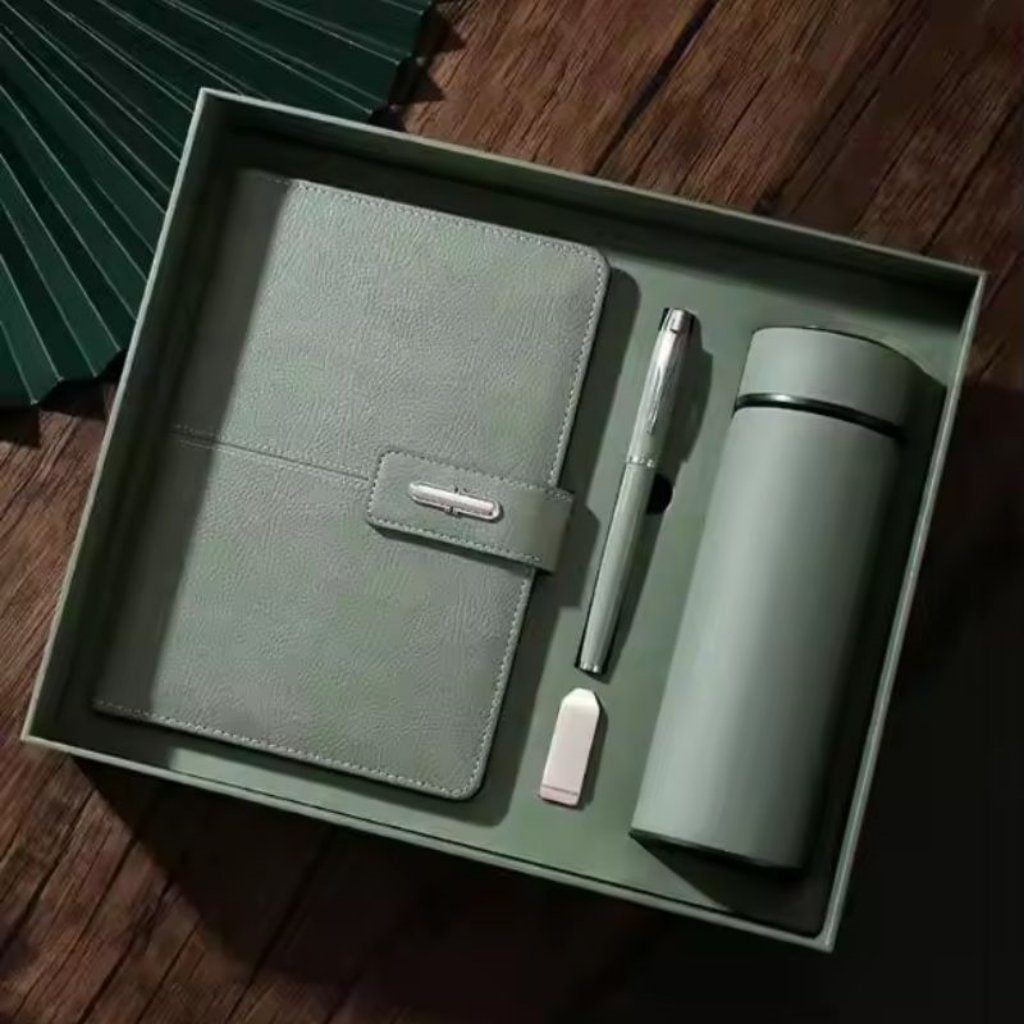 Bộ đồ dùng văn phòng phẩm là món quà tặng đối tác thiết thực